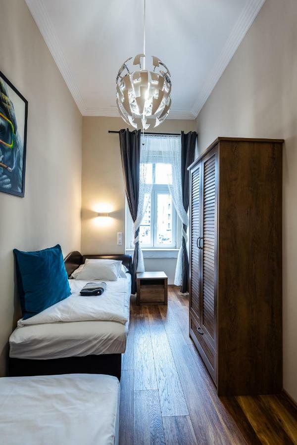 Center Of The Center, The Grand Deluxe Budapeste Exterior foto