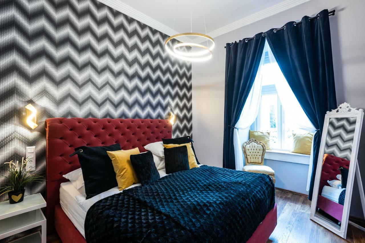 Center Of The Center, The Grand Deluxe Budapeste Exterior foto